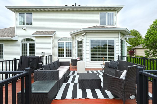 6515 Fullerton Court, Johnston, IA 50131