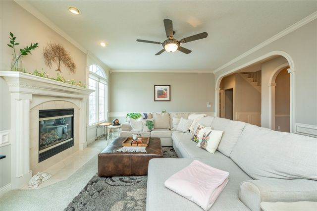 6515 Fullerton Court, Johnston, IA 50131