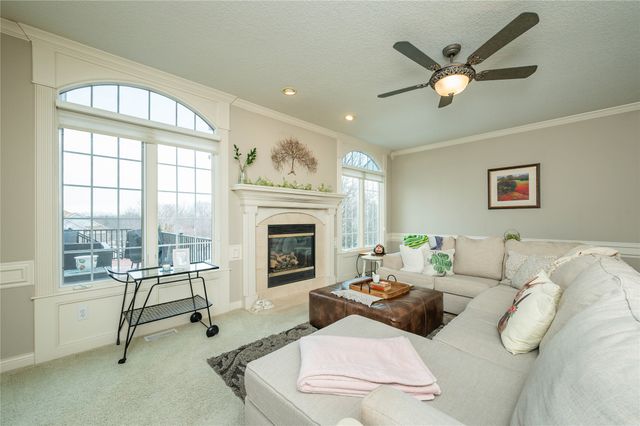 6515 Fullerton Court, Johnston, IA 50131