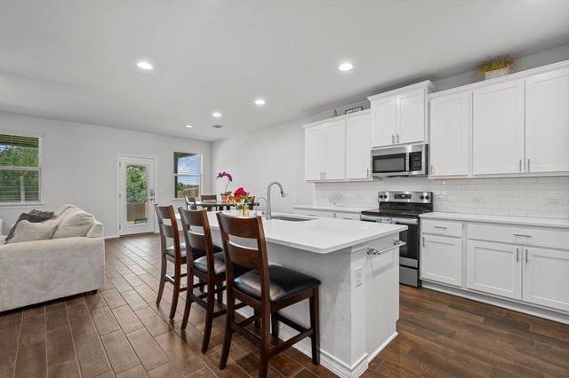 621 Limestone RD, Liberty Hill, TX 78642