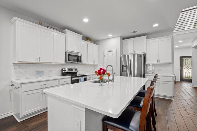 621 Limestone RD, Liberty Hill, TX 78642