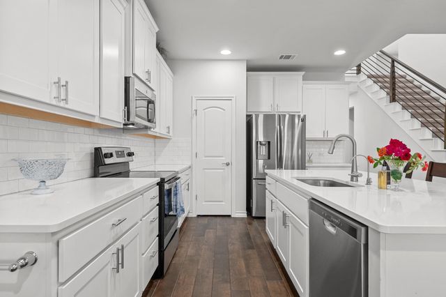 621 Limestone RD, Liberty Hill, TX 78642