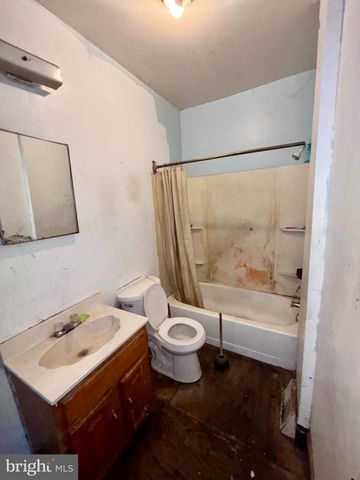 71 E PENN ST, Philadelphia, PA 19144