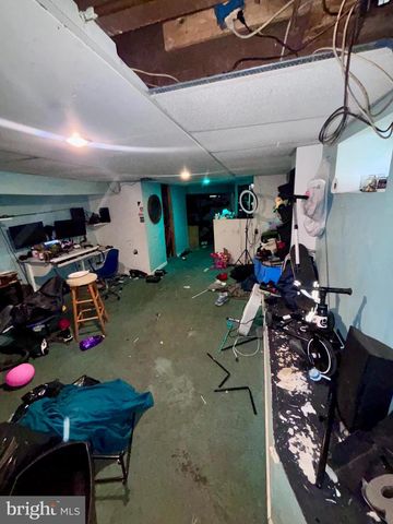 71 E PENN ST, Philadelphia, PA 19144