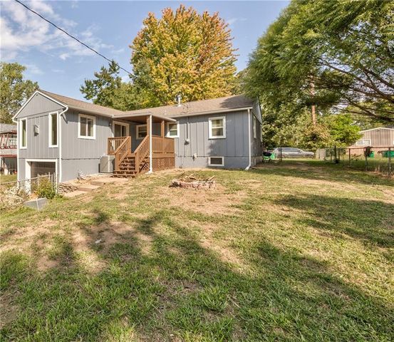 316 Springdale Street, Bonner Springs, KS 66012