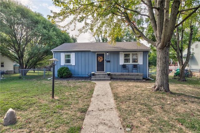316 Springdale Street, Bonner Springs, KS 66012
