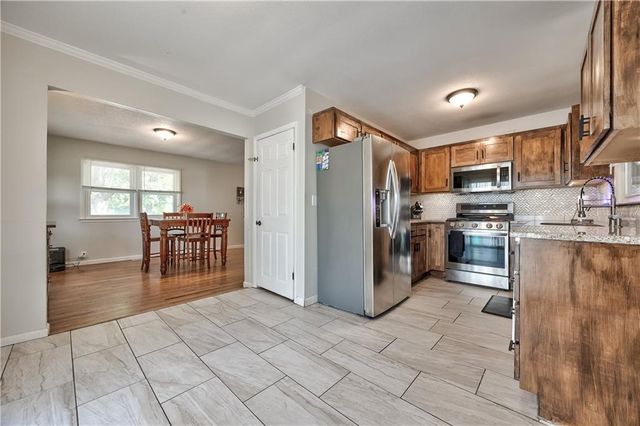 316 Springdale Street, Bonner Springs, KS 66012