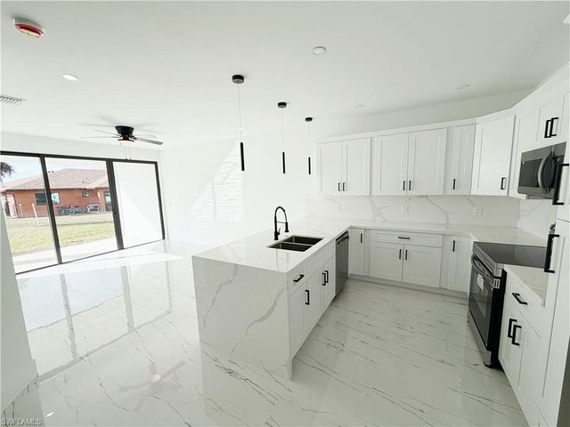 4412-4414 14th ST SW, Lehigh Acres, FL 33979