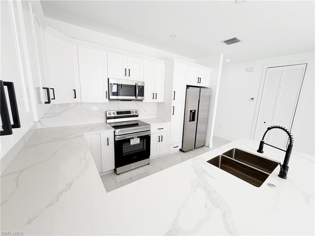 4412-4414 14th ST SW, Lehigh Acres, FL 33979