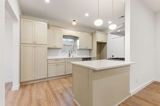 2317 Gibbs Williams Circle, Dallas, TX 75224