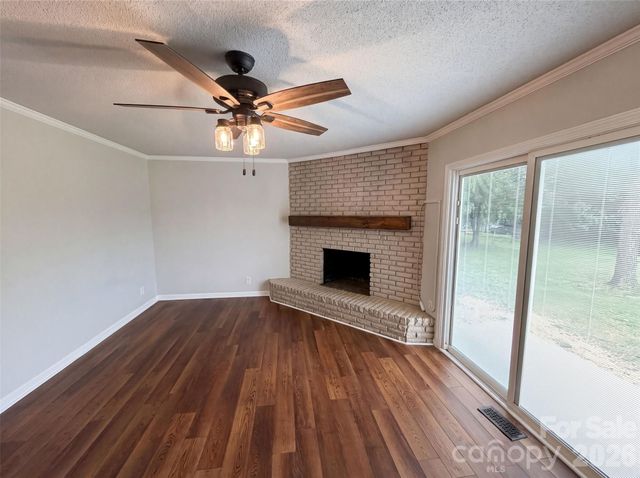 507 Texas Trail, Dallas, NC 28034