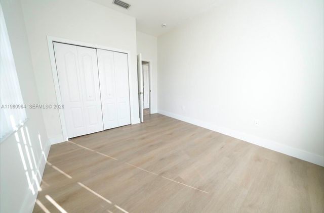 9921 SW 164th Ct, Miami, FL 33196