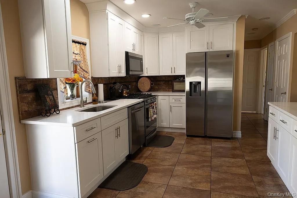 169 Doris Avenue, Franklin Square, NY 11010 — photo 3