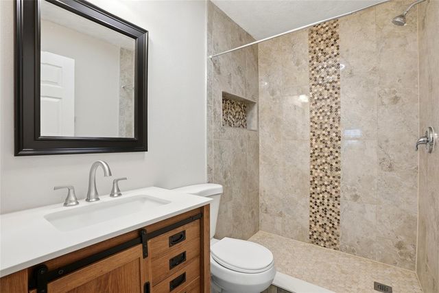 6460 33RD AVENUE N, St Petersburg, FL 33710