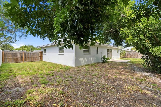 6460 33RD AVENUE N, St Petersburg, FL 33710