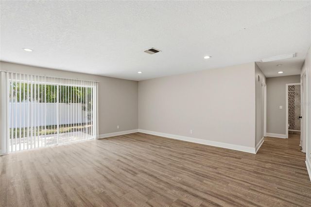 6460 33RD AVENUE N, St Petersburg, FL 33710