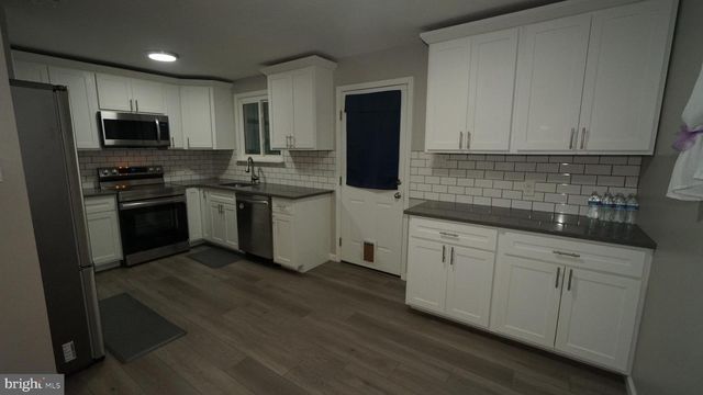 540 WESTERN AVE, Bristol, PA 19007
