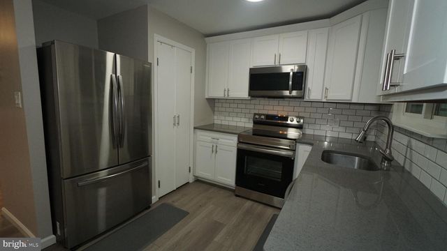 540 WESTERN AVE, Bristol, PA 19007