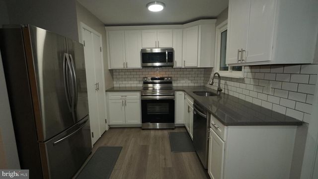 540 WESTERN AVE, Bristol, PA 19007