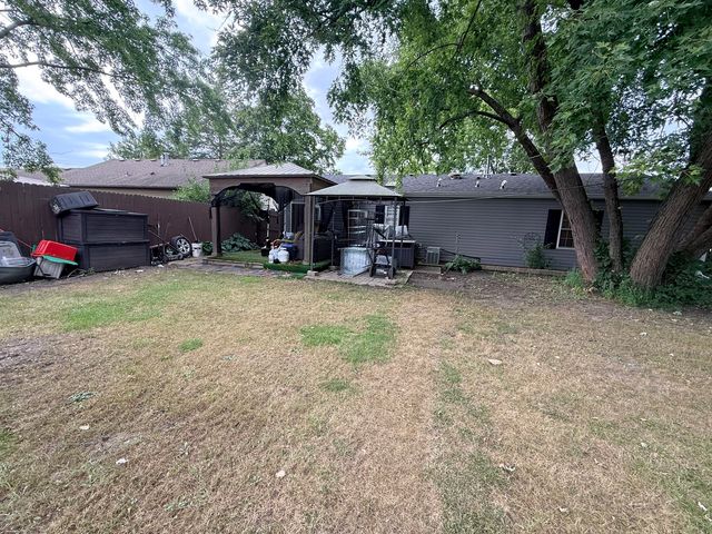525 Laurel Avenue, Romeoville, IL 60446