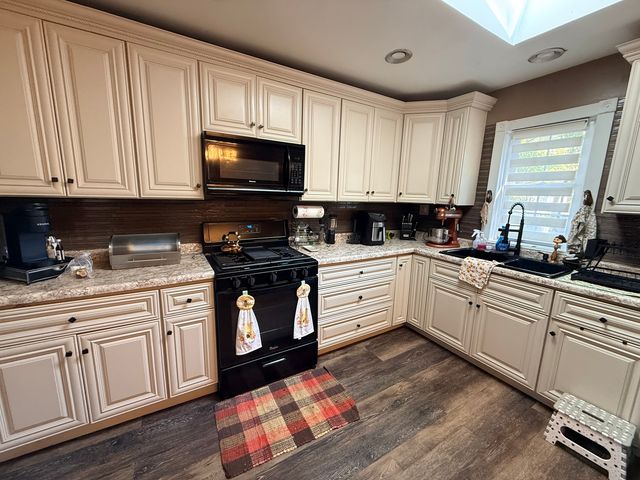 525 Laurel Avenue, Romeoville, IL 60446