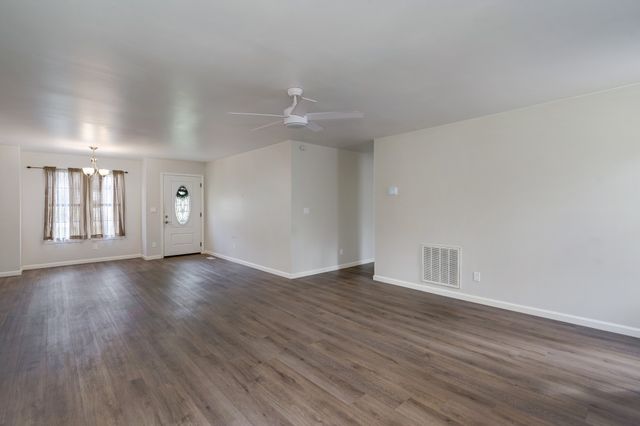 2041 Phillips St, Lewisburg, TN 37091