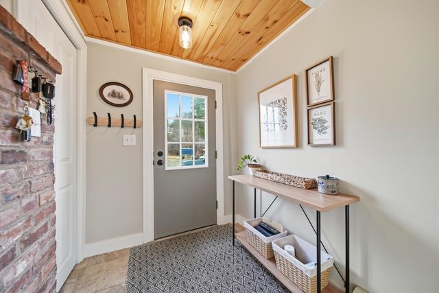 131 North Road, East Kingston, NH 03287