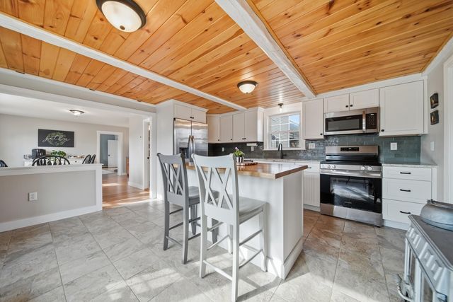 131 North Road, East Kingston, NH 03287