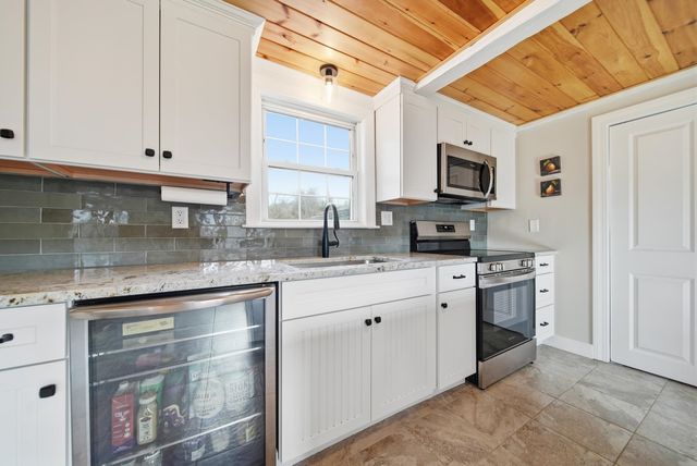 131 North Road, East Kingston, NH 03287