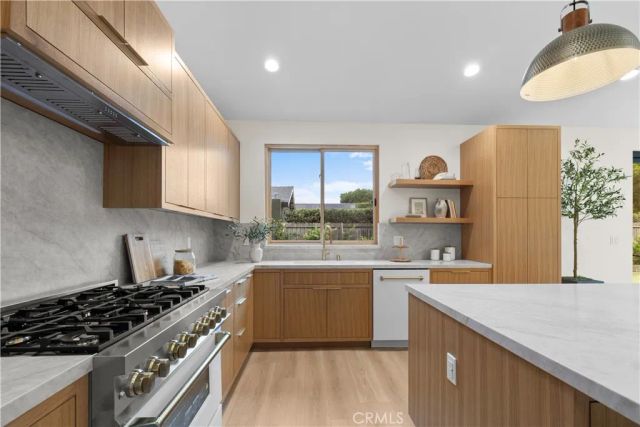 1935 Tustin, Costa Mesa, CA 92627