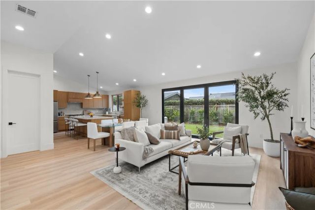 1935 Tustin, Costa Mesa, CA 92627