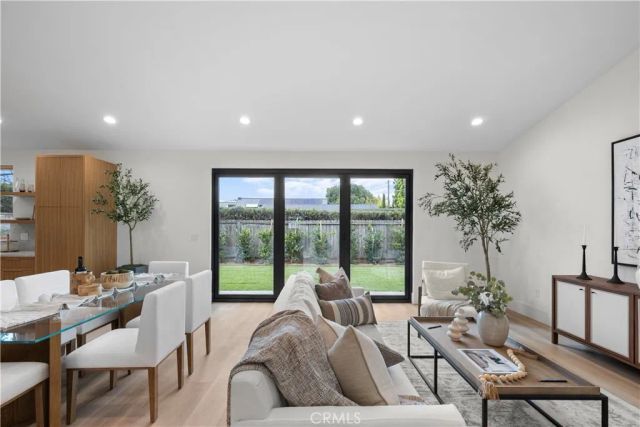 1935 Tustin, Costa Mesa, CA 92627