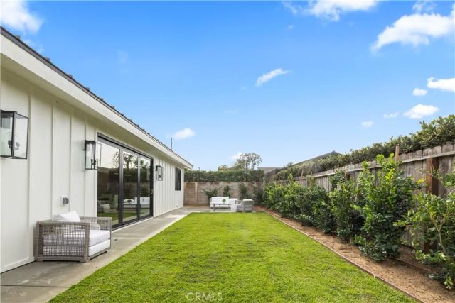 1935 Tustin, Costa Mesa, CA 92627