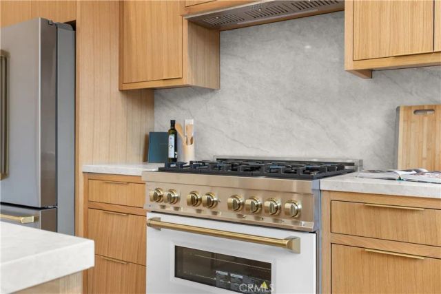 1935 Tustin, Costa Mesa, CA 92627