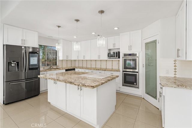 30071 White Wake Drive, Canyon Lake, CA 92587