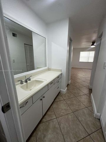 6301 N Falls Cir Dr 309, Lauderhill, FL 33319