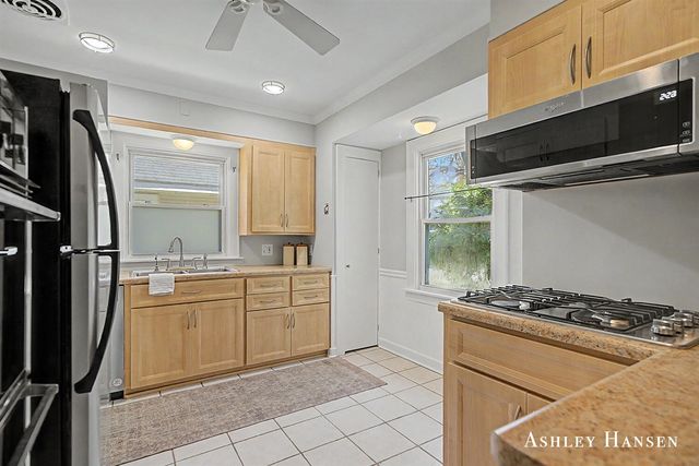 912 Joslin Street, Grand Rapids, MI 49507