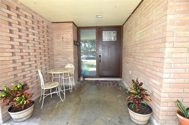 510 Ronson Dr, Corpus Christi, TX 78412