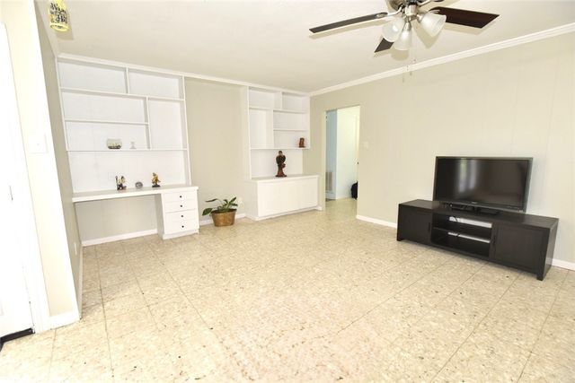 510 Ronson Dr, Corpus Christi, TX 78412