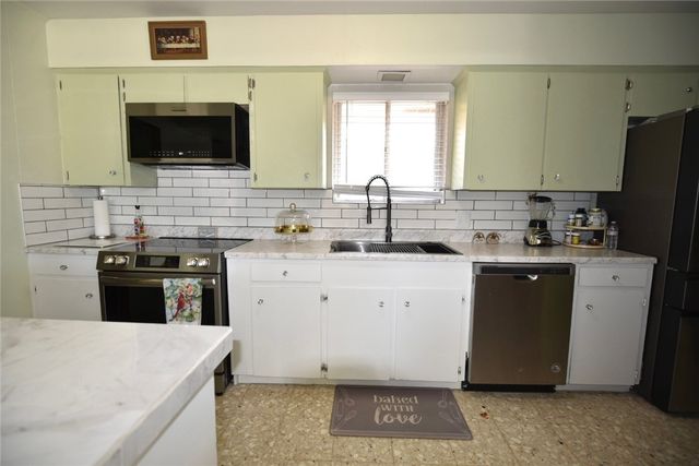 510 Ronson Dr, Corpus Christi, TX 78412