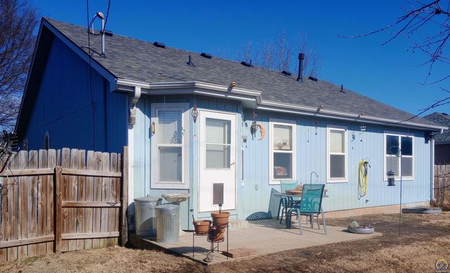 319 NE Aspen LN, Topeka, KS 66617