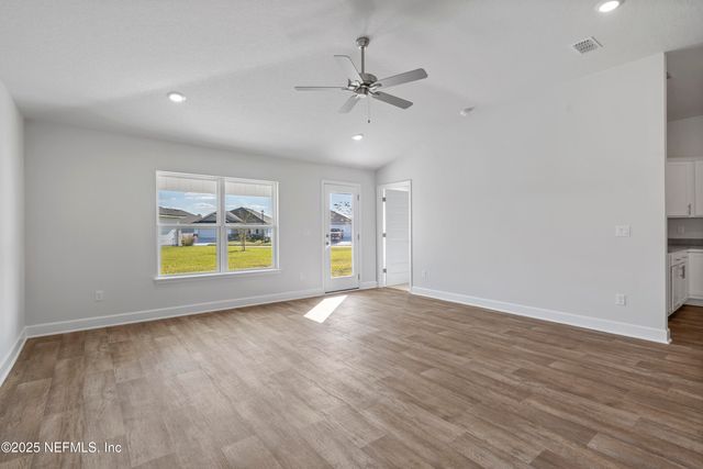 8363 HELMSLEY Boulevard, Jacksonville, FL 32219