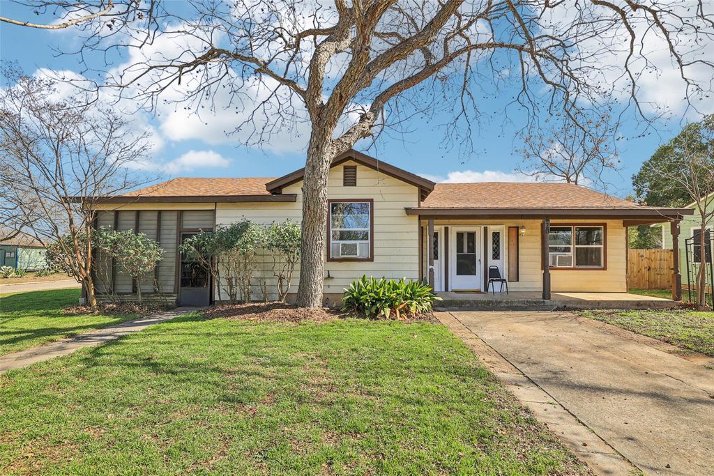 620 Barbara DR, San Marcos, TX 78666