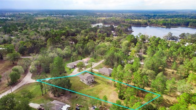 4 Big Lake Circle, Huntsville, TX 77320