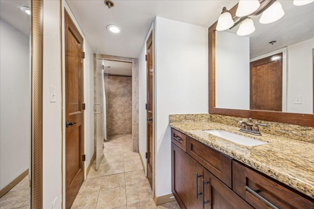 3525 Sage Road 1010, Houston, TX 77056