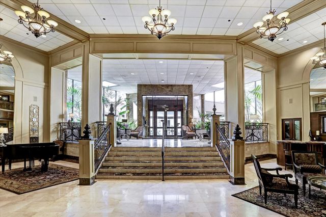 3525 Sage Road 1010, Houston, TX 77056