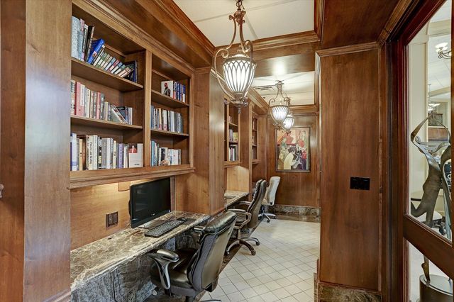 3525 Sage Road 1010, Houston, TX 77056