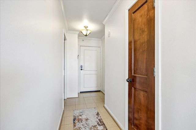 3525 Sage Road 1010, Houston, TX 77056