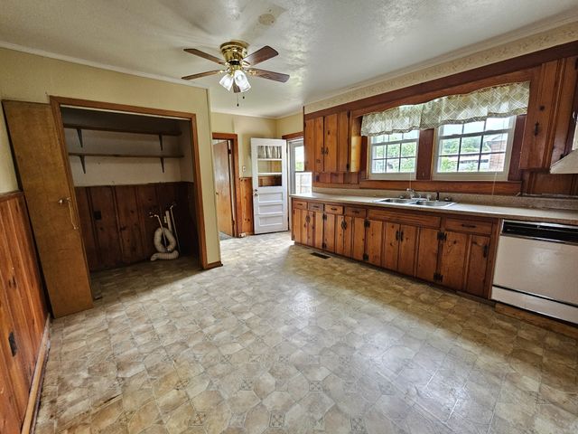 209 Dogwood St, Carthage, TN 37030