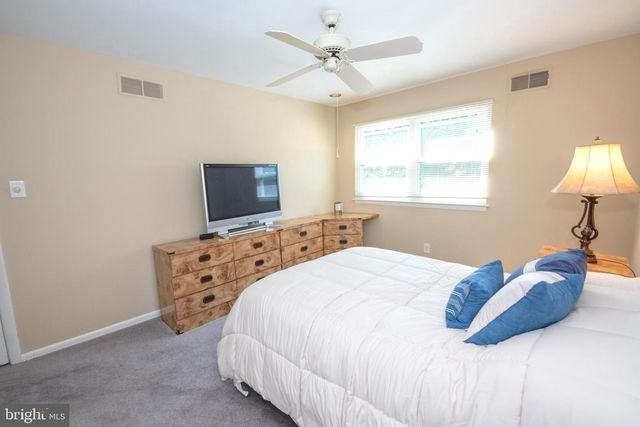 2556 KIRK DR, Huntingdon Valley, PA 19006